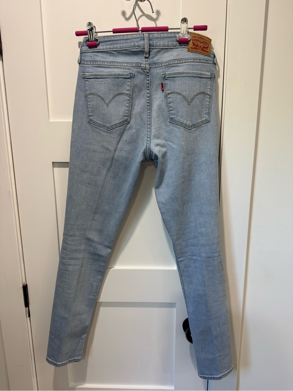Levi's Women's Light Blue Skinny Jeans - Classic Back Pocket